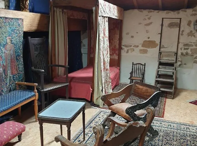 Partie De Chateau Du Xi Ieme A D'aude * Canet (Aude)